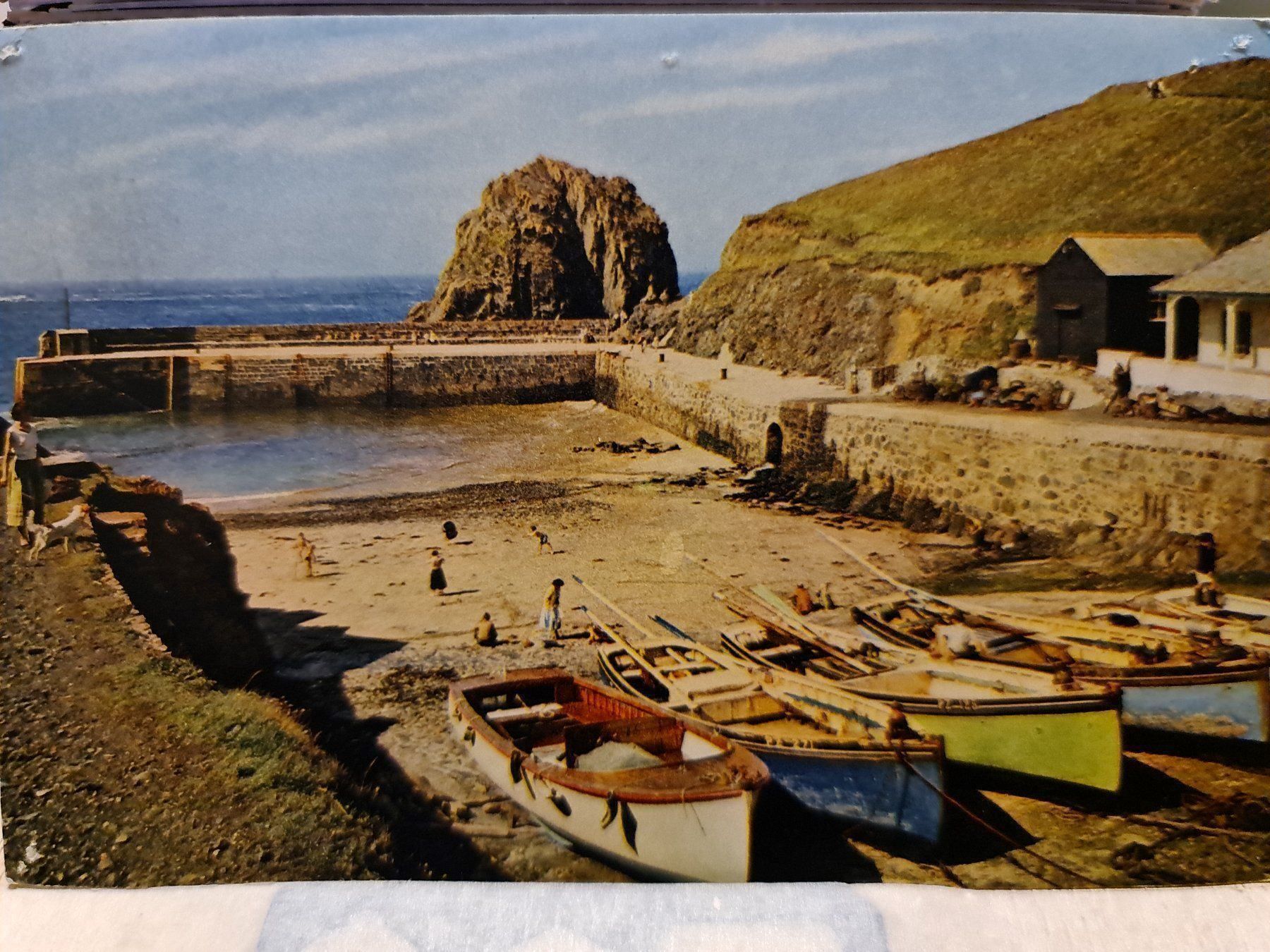 Cartoline postali: Ansichtskarte Mullion Cove Cornwall – Usato da Dintikon venduto da Vexi