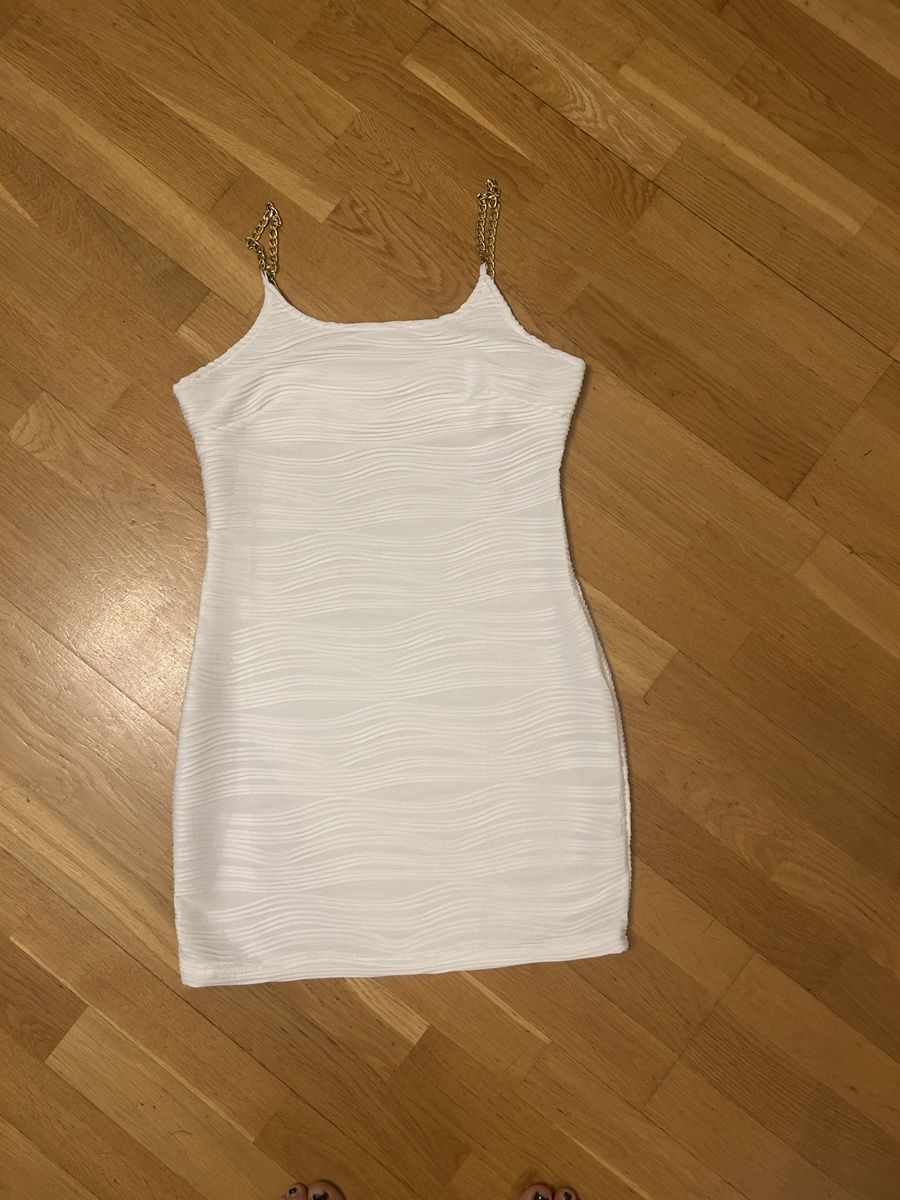 Kleider: Super Kleid gr m – Neu (gemäss Beschreibung) aus Allschwil von selake990673 1
