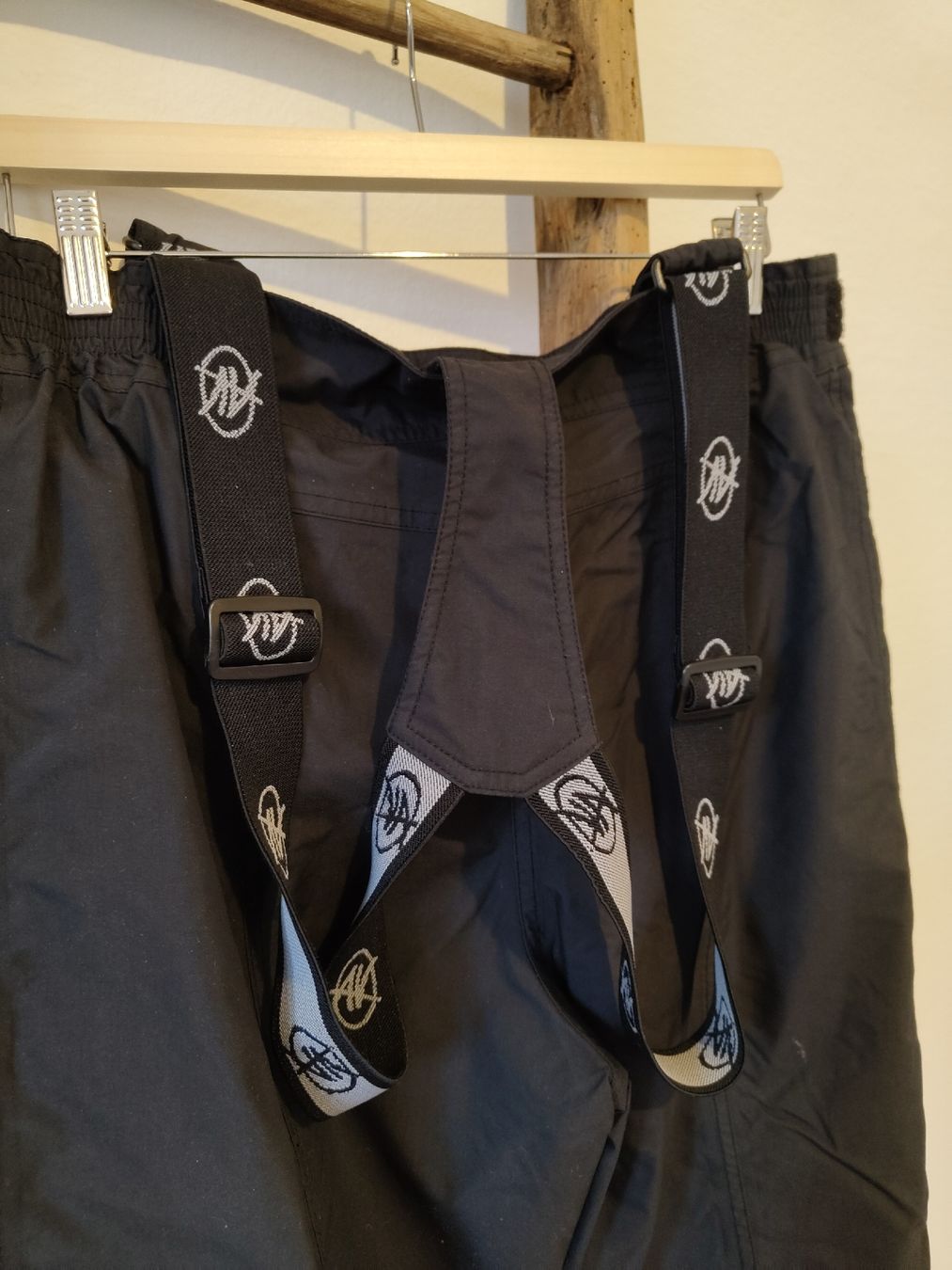 Hosen: Pantaloni da sci AK – Gebraucht aus Biasca von val_camo93 3