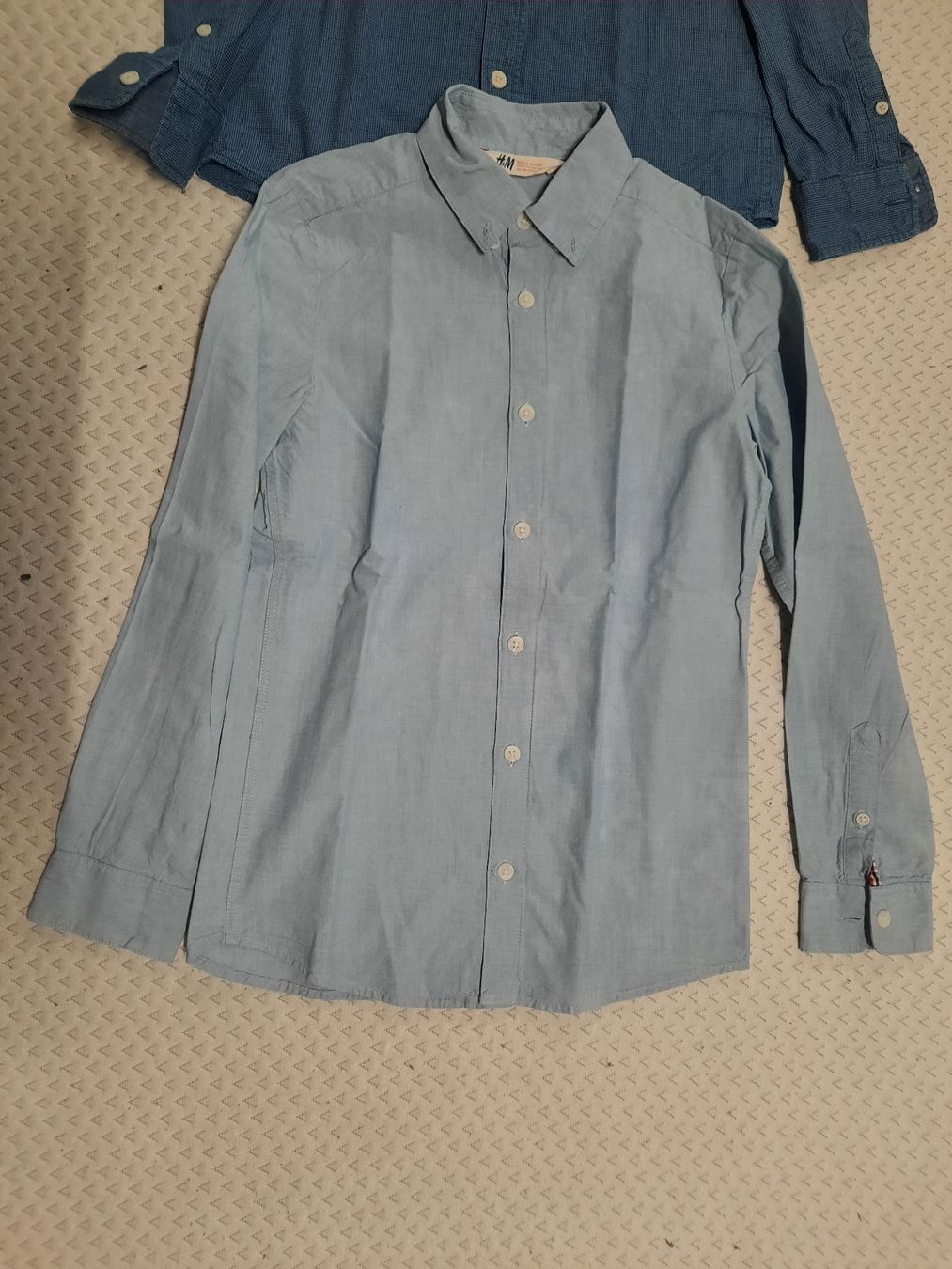H&M Camicie, T-shirt & Polo: 2 x Langarmhemd Gr. 146 von H&M – Usato da Rothrist venduto da Ellie 2