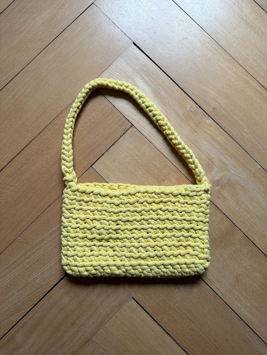 Taschen für Damen: Crochet Häkeltasche Schultertasche gelb – Gebraucht aus Zürich von Diazaio