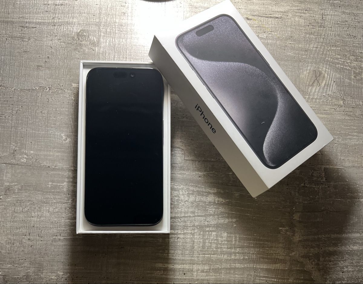 Apple Telefoni cellulari / Smartphones: I phone 15 pro 1TB – Usato da Neuhausen venduto da anw_dcq9 2