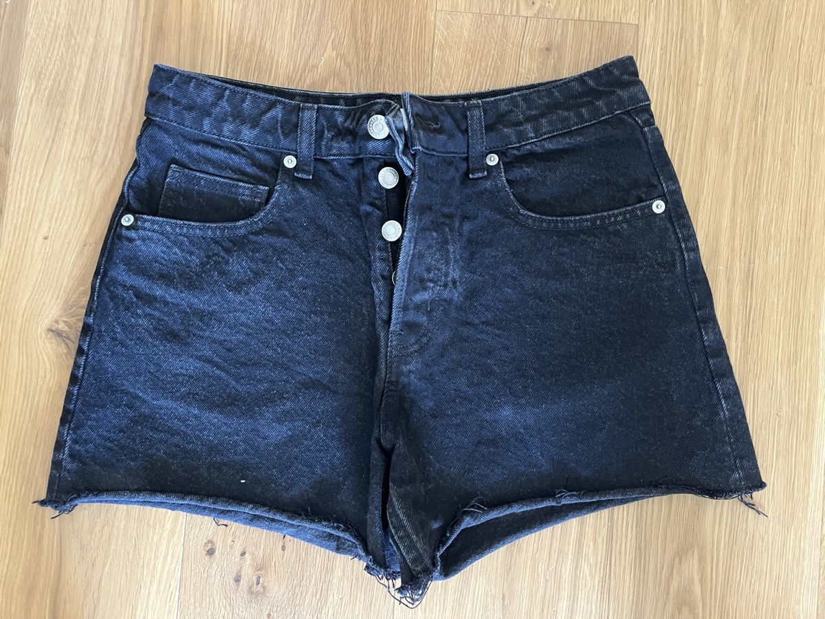 H&M Jeans: Black jeans shorts, size 38 – Neuf (Voir description) à Dietlikon par ell_p7fn