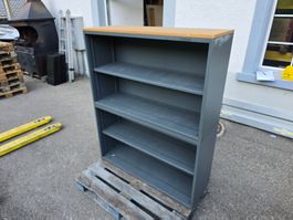 Lista Metallregal mit 2 höhenverstellbaren Tablaren ab 120.-