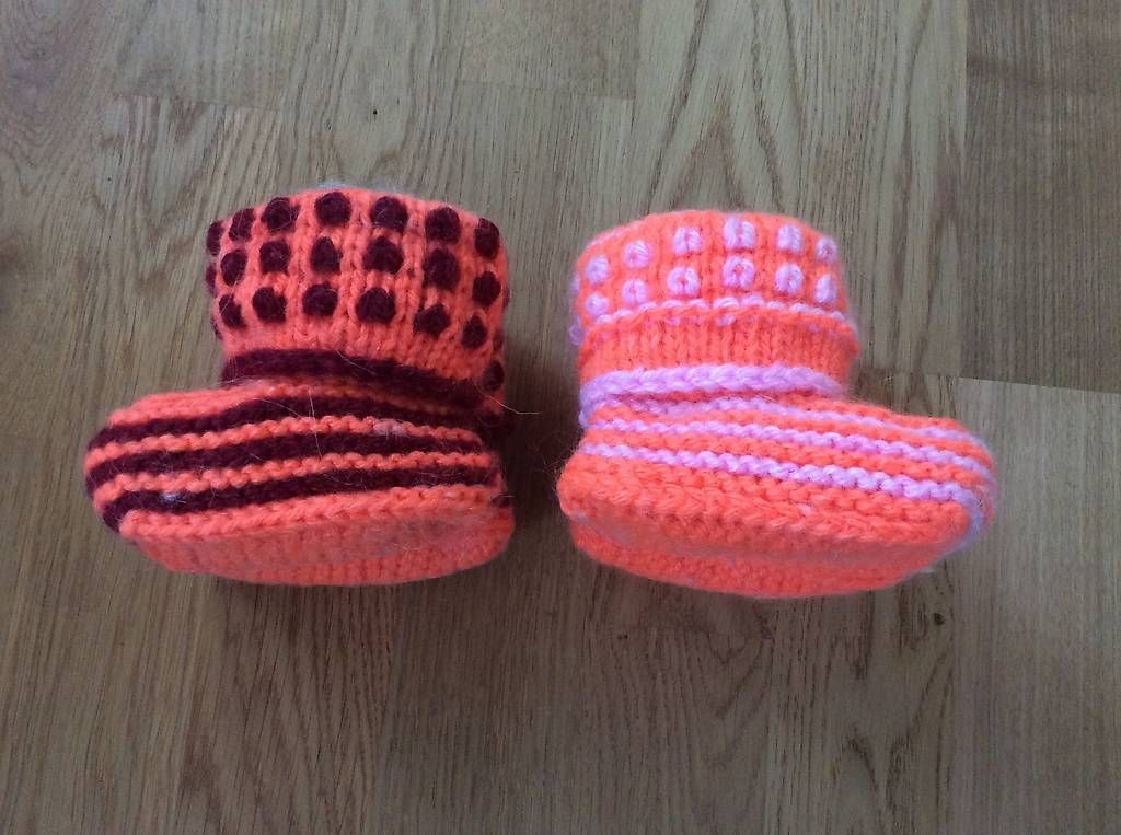 Calze per bambini: Baby- Söckchen, handgestrickt, neu – Usato da Iffwil venduto da tan_l2nr 1
