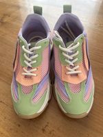 Neuwertige, hochwertige Sneaker, Gr. 35