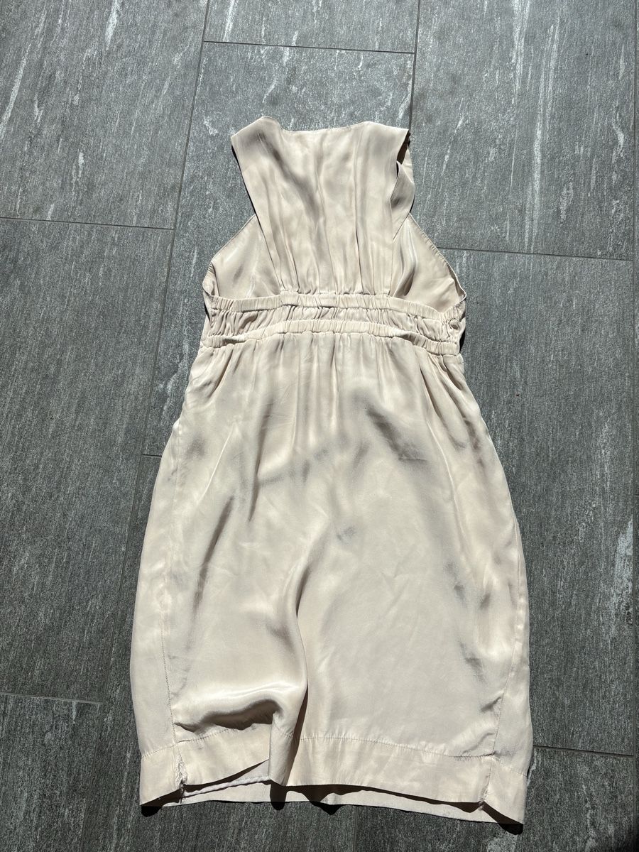 Sandro Vestiti: Robe Sandro – Usato da Lausanne venduto da Soins 2
