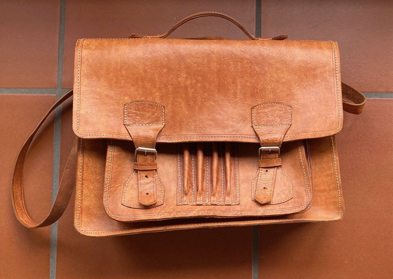 Valigie & Borse: Ledertasche – Usato da Orselina venduto da Vrenegonde