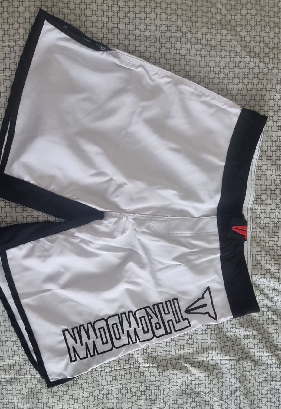 Pantaloni: THROWDOWN MMA Shorts – Nuovo (secondo la descrizione) da Dietikon venduto da CaymanoZH