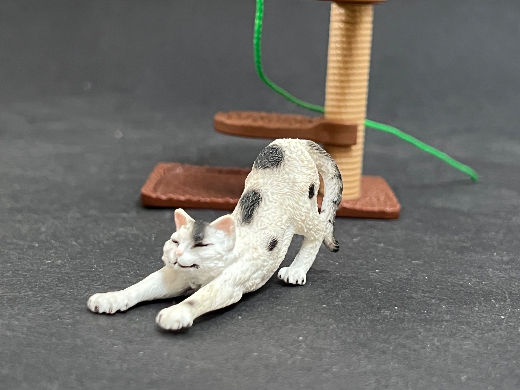 Schleich Statuette: Schleich Kratzbaum Katzenbaum Katze Katzen – Usato da Ennetbaden venduto da mapa05 5
