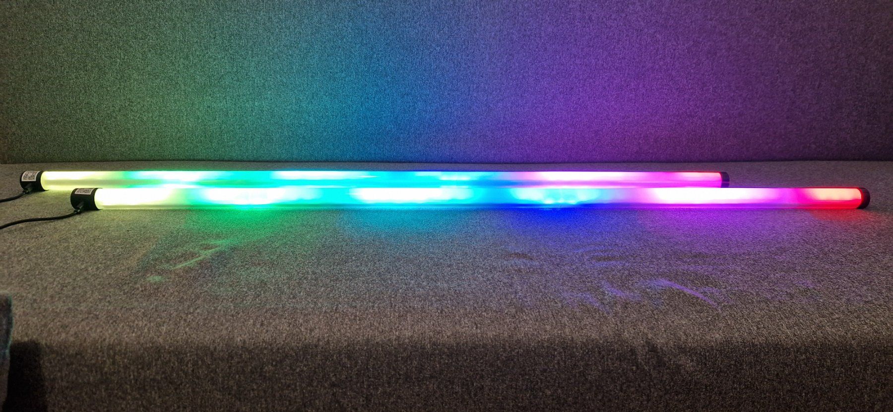 Lampes: 2 Tubes lampes LED 103cm, USB – Neuf (Voir description) à Fleurier par Tortue26