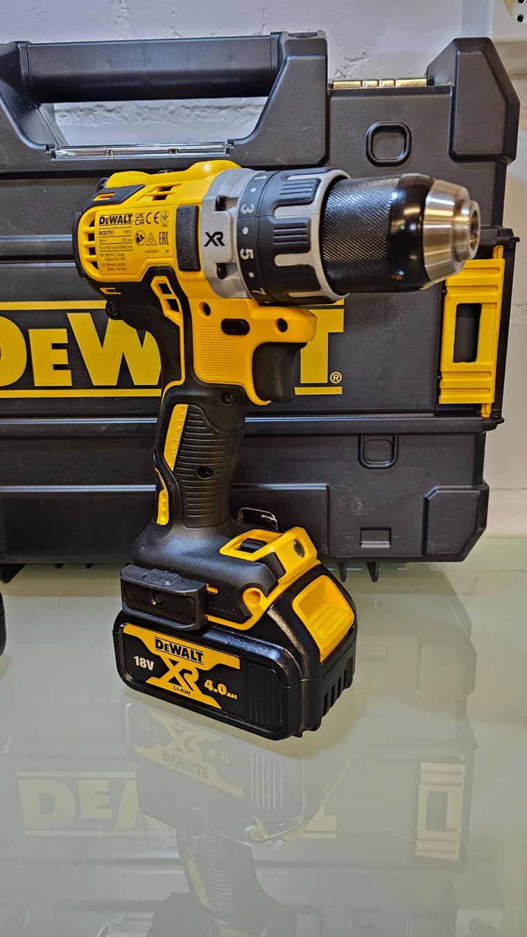 Dewalt Trapani: Dewalt 18V Akkurschrauber Set DCD791 – Nuovo e nell'imballaggio originale da Koppigen venduto da Bracher_Mail-House 5