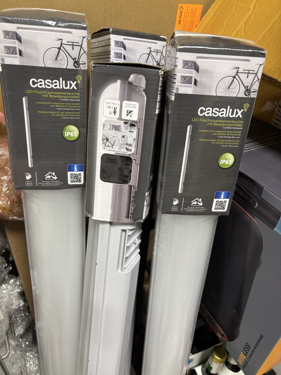 Lampadari & plafoniere: LED Leuchte Aussen oder  Feuchtraum mit Bewegungsmelder Neu! – Nuovo e nell'imballaggio originale da Dielsdorf venduto da LudmilaC 1