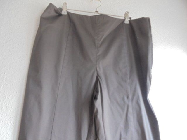 H&M Hosen: Elegante Stoffhose Gr. 44, Grau – Neu (gemäss Beschreibung) aus Hinwil von Glasperlen 2