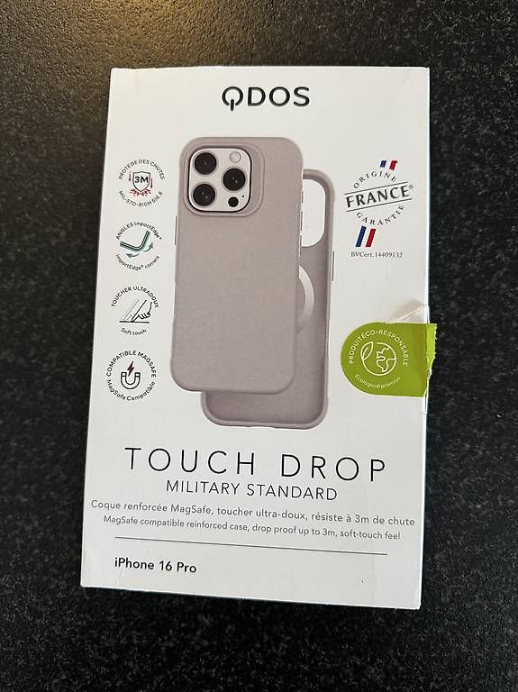 Covers & Schutzfolien: Coque iPhone neuve dans l'emballage 15Pro – Neu und originalverpackt aus Ste-Croix von Sweety10 1