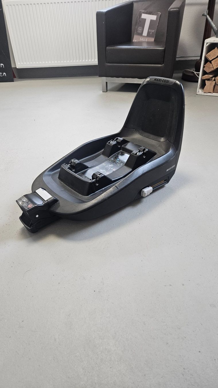 Maxi-Cosi Seggiolini per auto: Isofix – Usato da Sissach venduto da Nadine1007