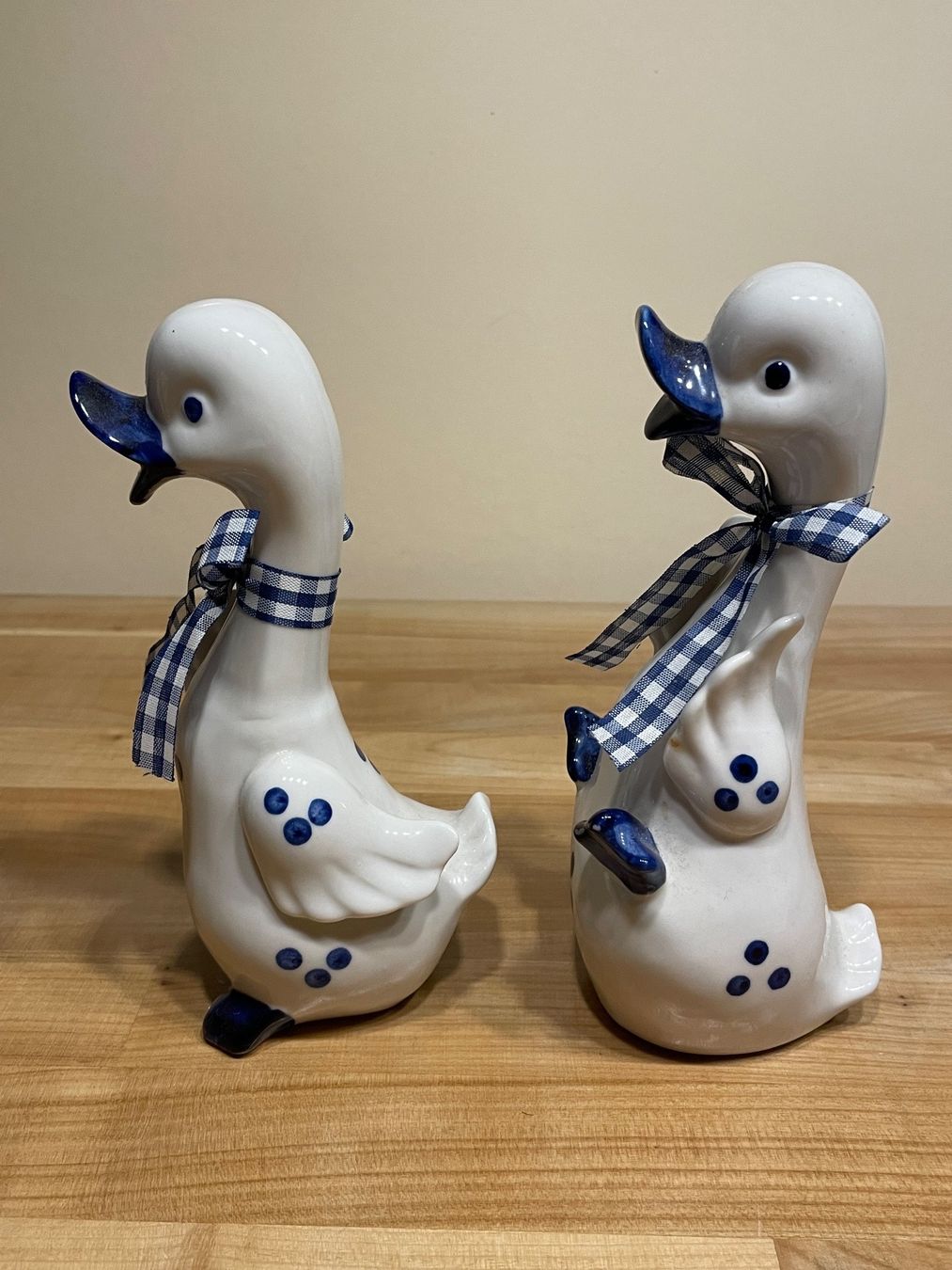 Statuette: 2 Keramik Enten Figuren – Usato da Rümlang venduto da euqinom16 1