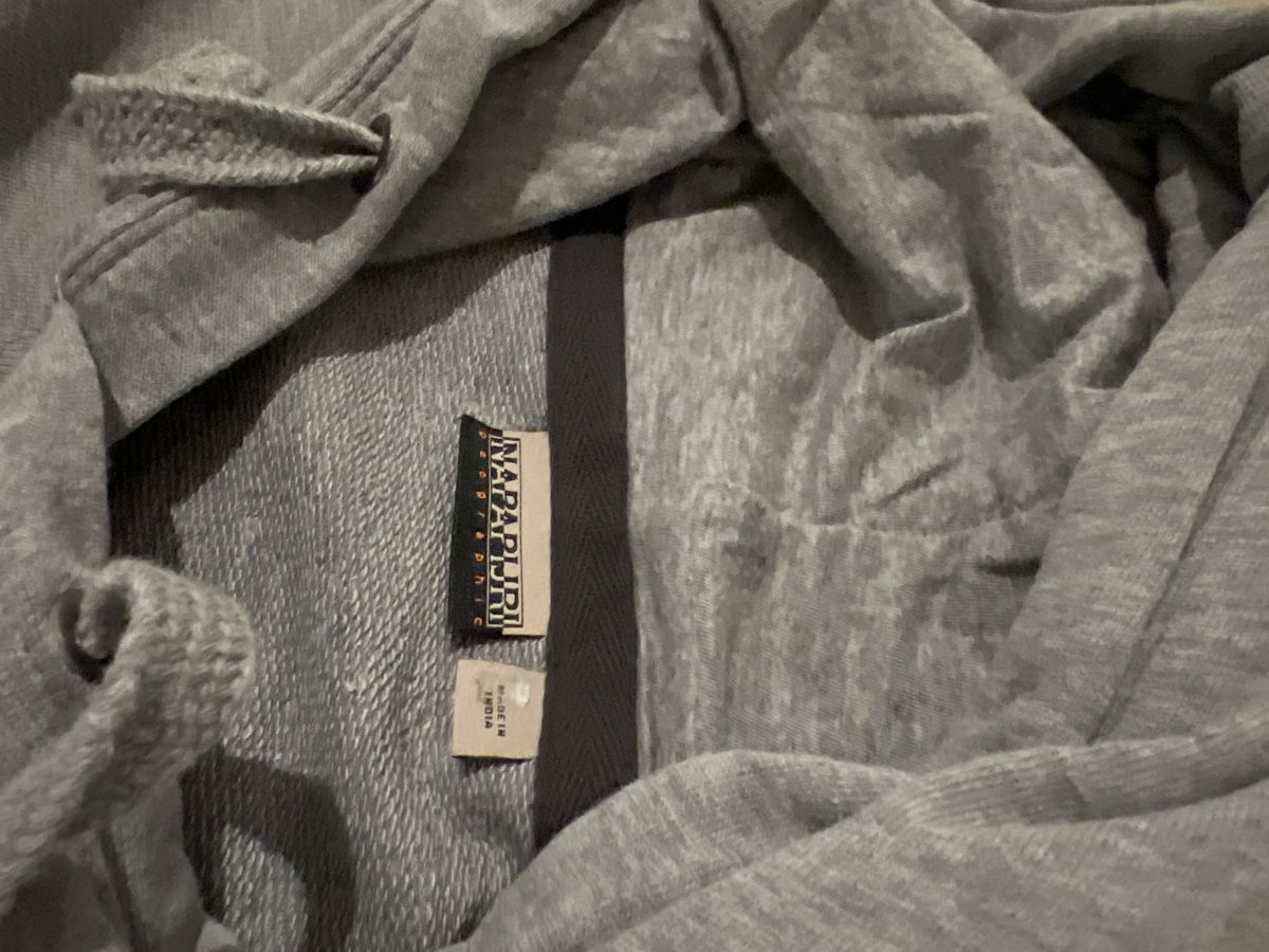 Napapijri Maglioni & Felpe: Napapijri Kapuzenpullover grau mit Logo – Usato da Olten venduto da isaschmid11 2