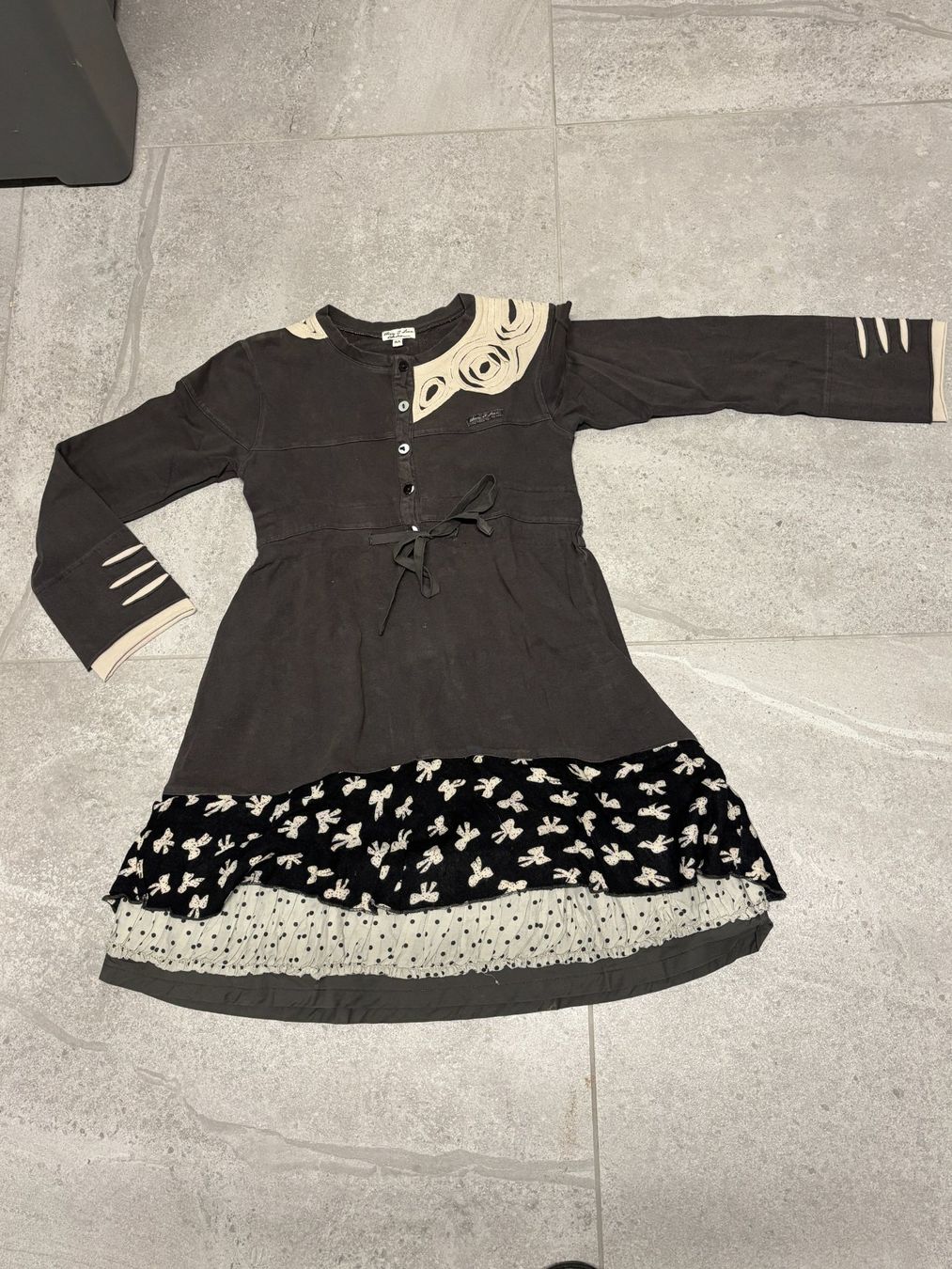 Kleider & Röcke: Robe manche longue taille 128 – Gebraucht aus Salvenach von gwenwywar