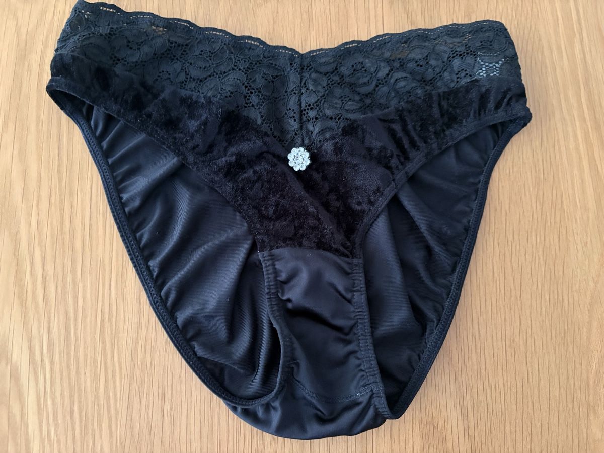 Altra biancheria intima: Set due slip donna nero – Usato da S. Antonino venduto da FedeKikka88 2