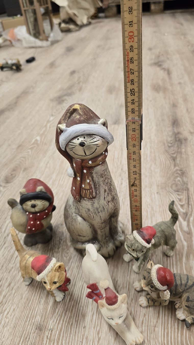 Alle Dekorationen: 6 Weihnachtskatzen Dekofiguren – Gebraucht aus Tuggen von Santasbag 1