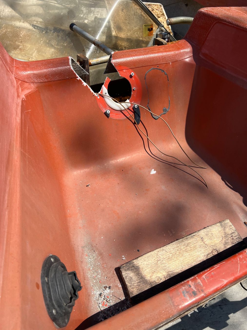 Barche: Ibis Boot mit Trailer (zur Aufbereitung oder Ersatzteil) – Usato da Egg b. Zürich venduto da SwissTradingAgency 4
