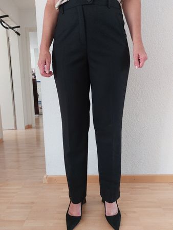 Gardeur Hose schwarz Grösse 40 neuwertig 97% Schurwolle