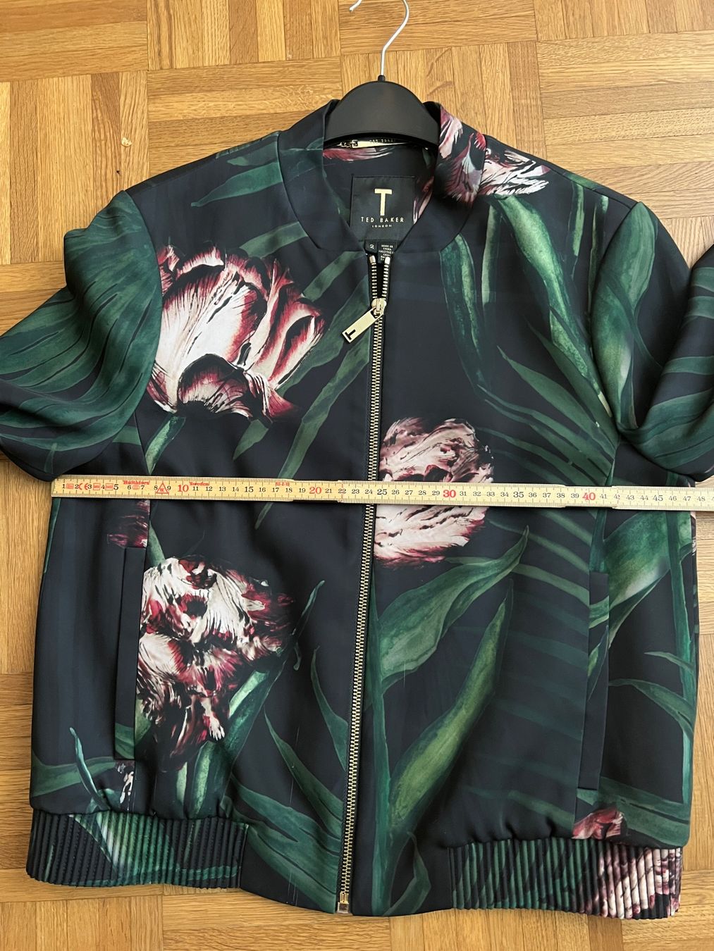 Ted Baker Giacche: Jäckli Ted Baker Gr 2 – Usato da schaan venduto da Ak9jg8 3