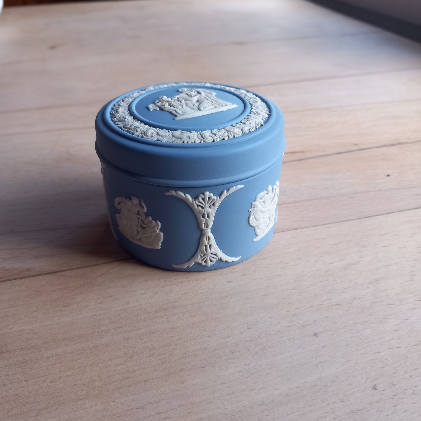 Zuccheriere: Hübsche Wedgwood Dose, Schmuckdose – Usato da Ebnat-Kappel venduto da blazzi 4