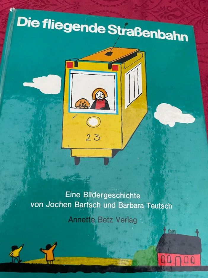 Libri: Die fliegende Strassenbahn - Antik 1973 – Usato da Bergdietikon venduto da book-4-you
