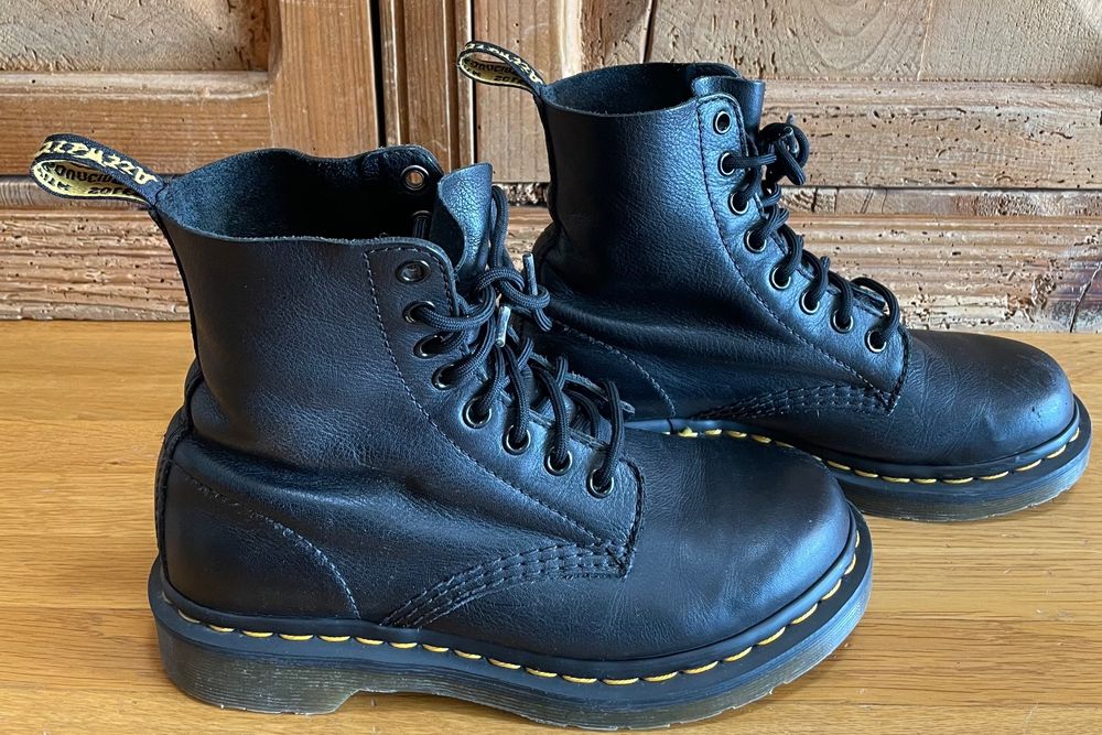 Dr martens outlet virginia 37