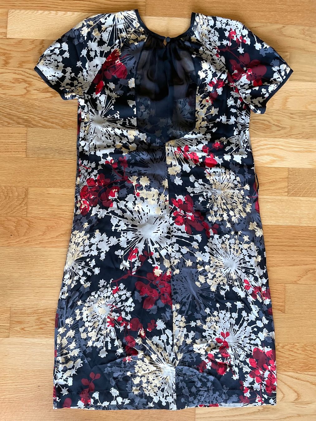 Kleider: Seidenkleid aus Harrods London – Gebraucht aus Richterswil von IrynaL 1