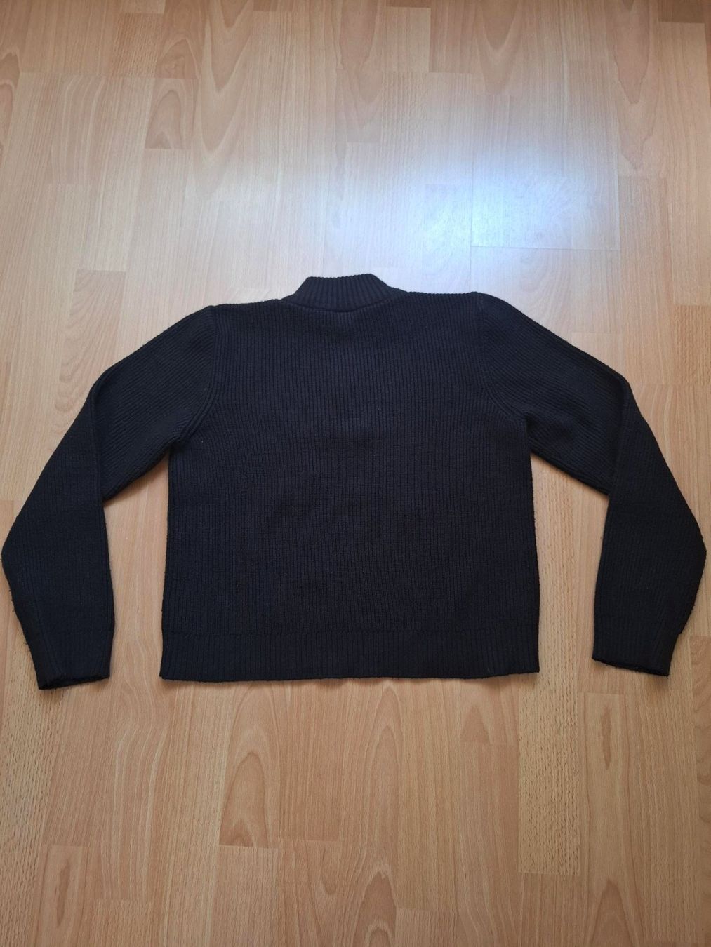 Pulls et sweat-shirts: Pull court – D'occasion à Porrentruy par Piquetix 1