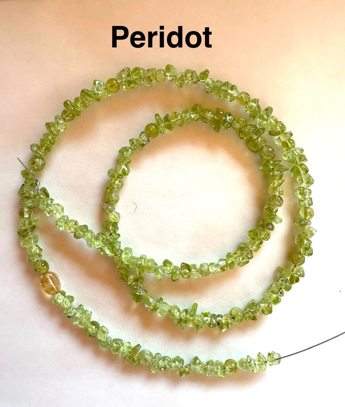 Ketten: Peridot. Olivin   extra  wilde Nugget/Splitter Form     44cm – Neu und originalverpackt aus Leuggern von gemshow 1