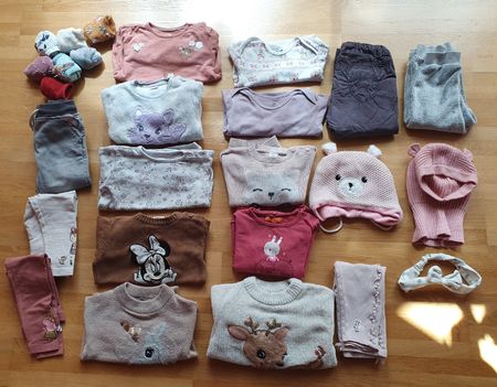 Kleiderpaket Grösse 86/92, (Pullover, Hosen, Bodys, Kappen)