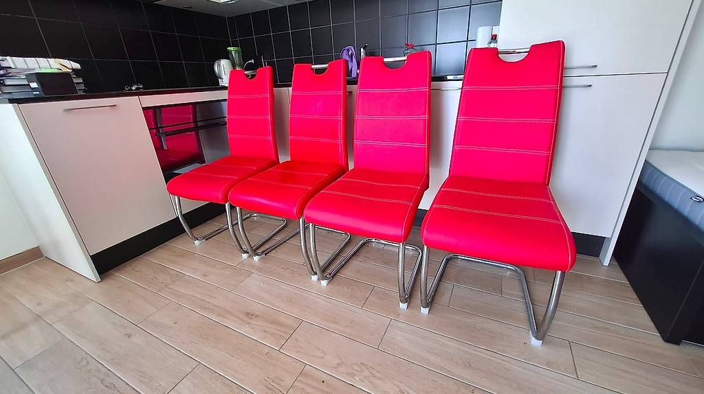Ikea Set de table et chaises: Table à manger avec 4 chaises. Bon état. – D'occasion à Savièse par rle_68mp 2