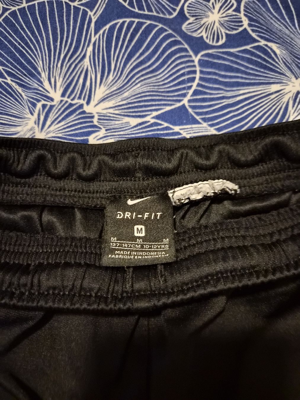 Nike Pantaloni: Nike shorts Dri-Fit grösse M – Nuovo (secondo la descrizione) da Dietikon venduto da Eleda 2