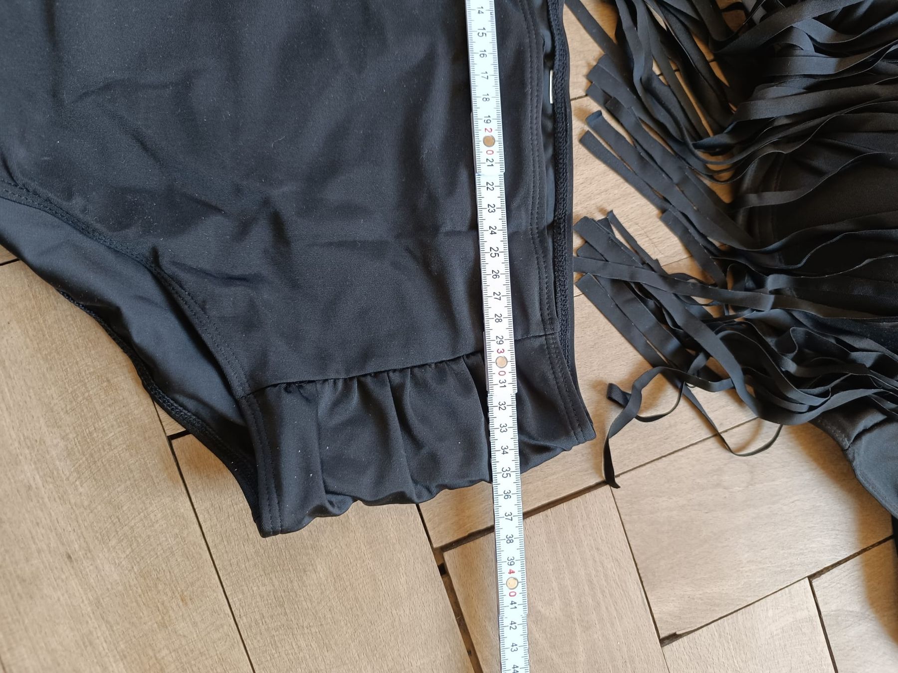 Costumi da bagno & Bikini: Schwarzer Bikini mit Fransen, Gr. L/XL - – Nuovo (secondo la descrizione) da Rorschach venduto da Obi-Wan85 1