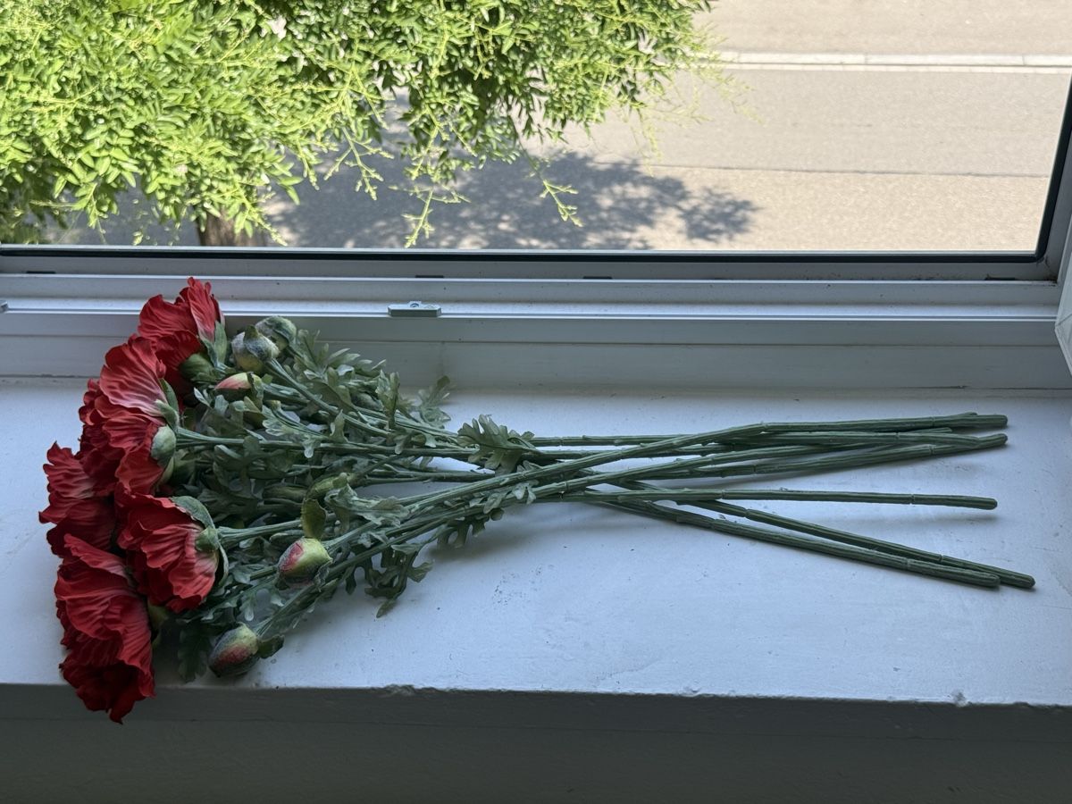 Piante & sementi: 8er Mohnblumen rot, 80cm, künstlich – Nuovo (secondo la descrizione) da Oberengstringen venduto da Derysh 1