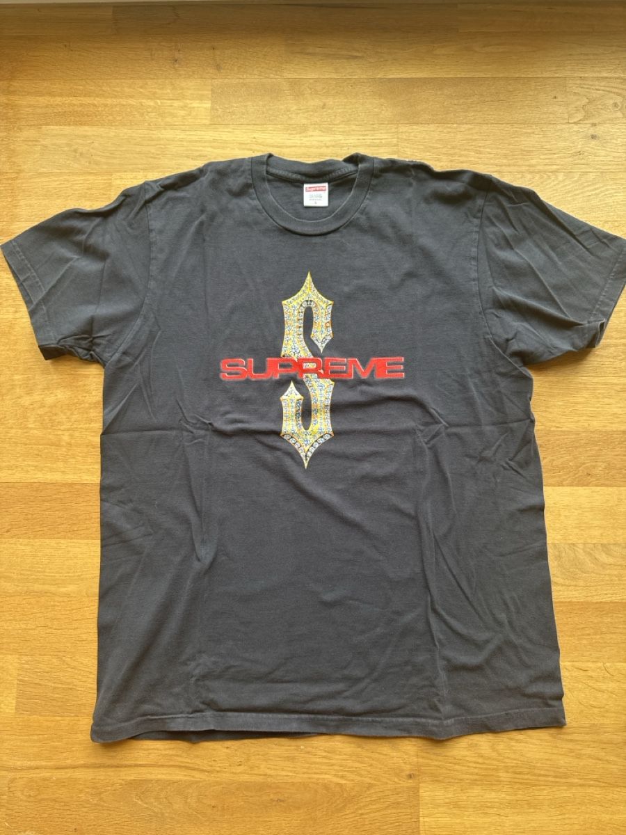 Supreme T-shirt: Supreme Diamond T-Shirt Gr. – Usato da Therwil venduto da dom_gfj8