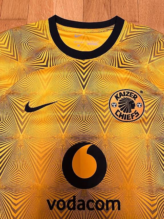 Nike Canottiere & Pantaloni: Fussballtrikot Kaizer Chiefs – Usato da Schüpfen venduto da Poly_pi 3