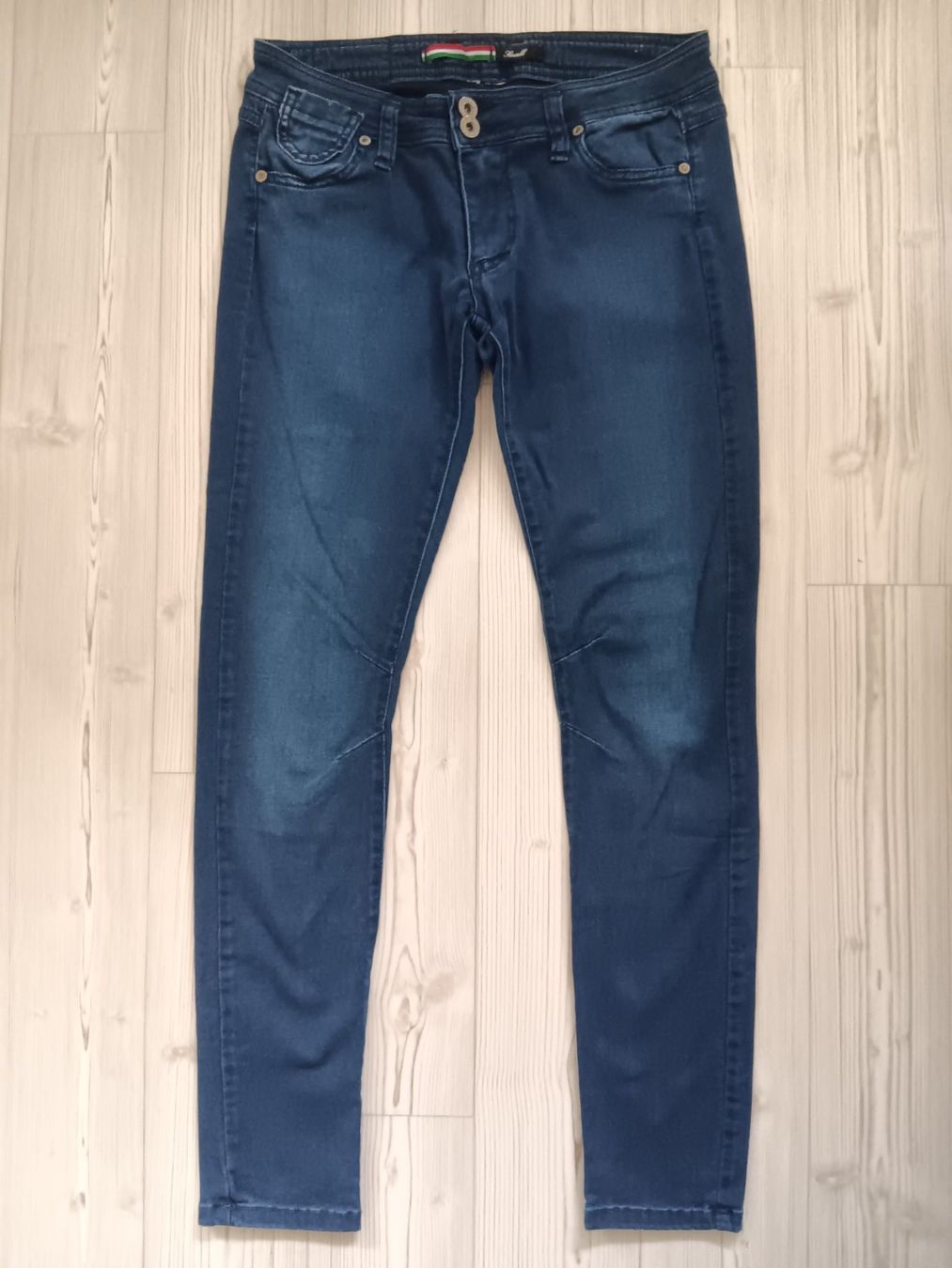 Please Jeans Jeans: PLEASE Jeans taille / Grosse S – Usato da Cossonay-ville venduto da Super-Price-Quality