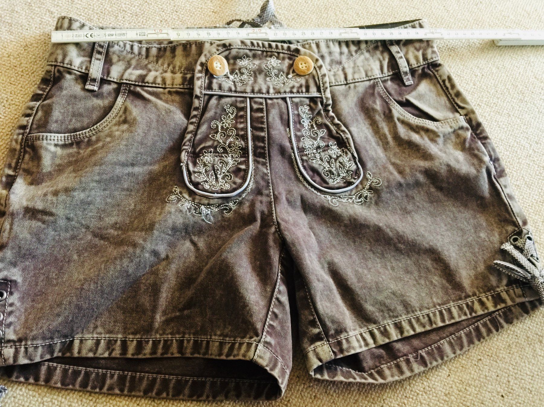 Jeans: Neu Kurz Jean Hosen. – Nuovo e nell'imballaggio originale da NEUENEGG venduto da Antikfrau