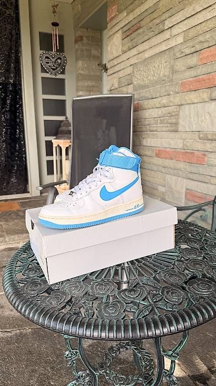 Scarpe da uomo: Nike W Air Force 1 High Og – Usato da Emmen venduto da Cyrill.St 2