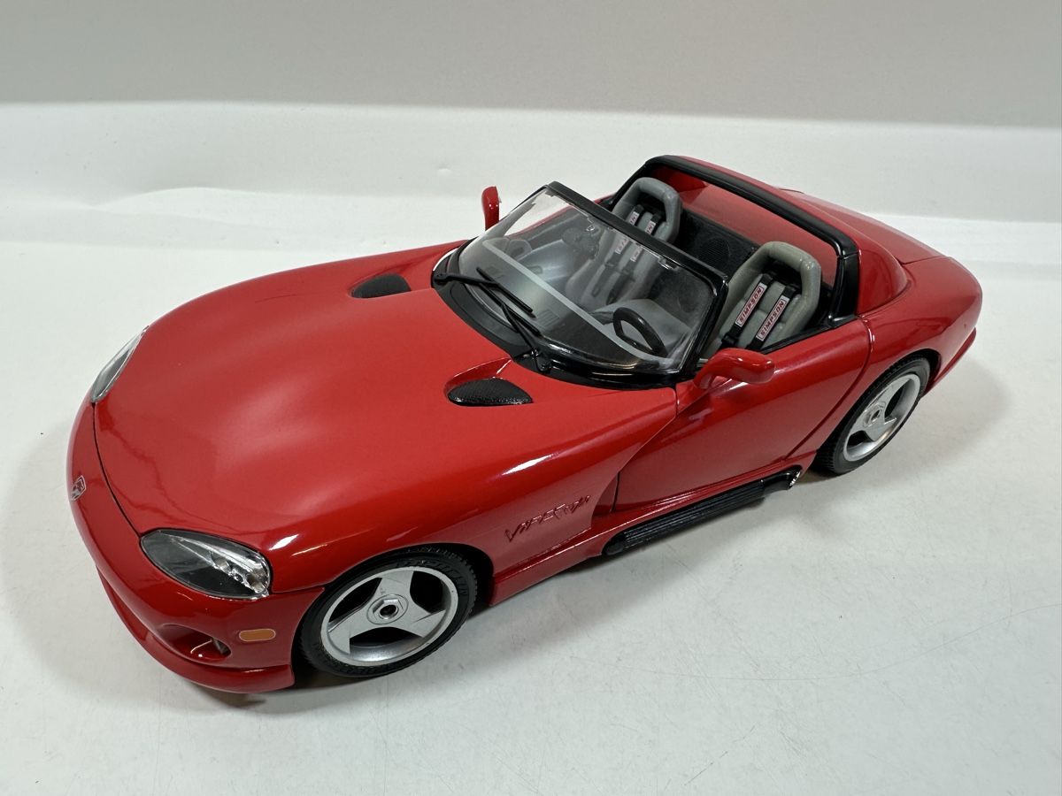 Bburago Modellautos: Dodge Viper RT/10 1:18, rot, BBURAGO – Neu (gemäss Beschreibung) aus Zofingen von rf9_x2xt 1
