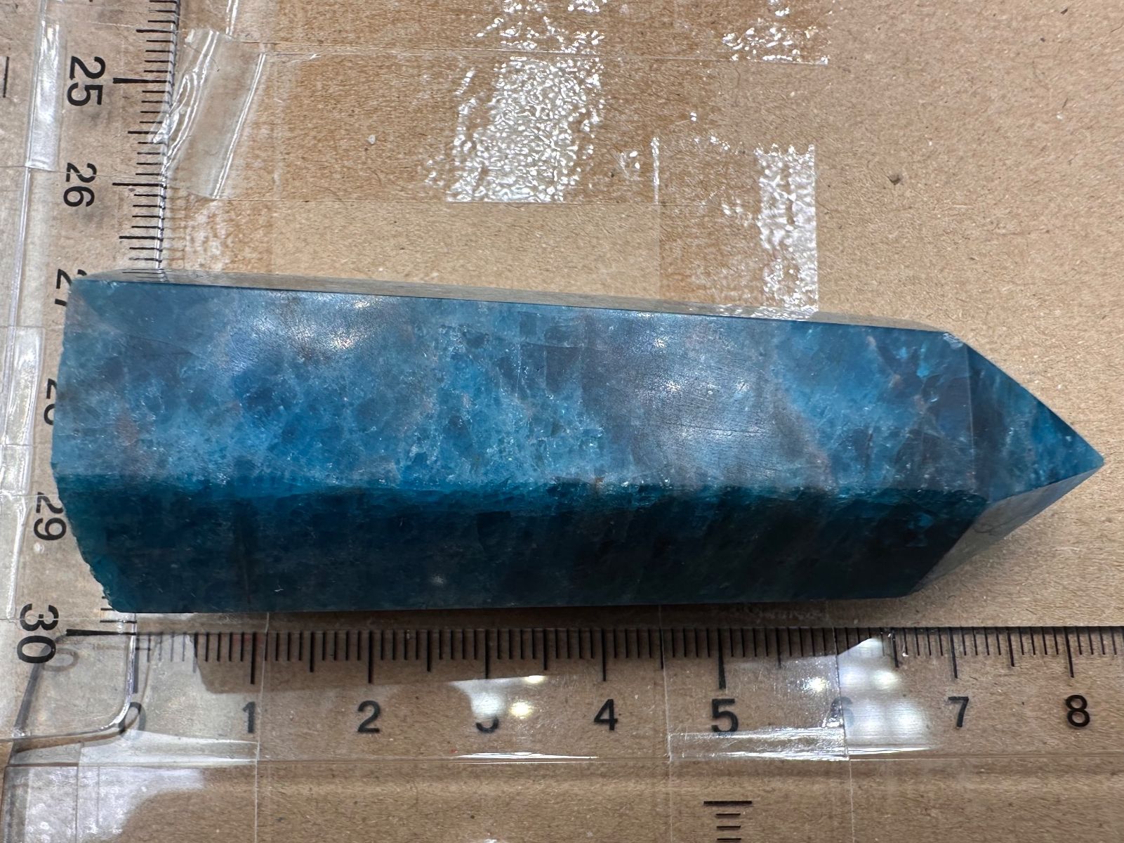 Minerali & Pietre curative: Blauer Apatit Obelisk, Turm, Spitze – Nuovo e nell'imballaggio originale da Männedorf venduto da Handschmeichler 3