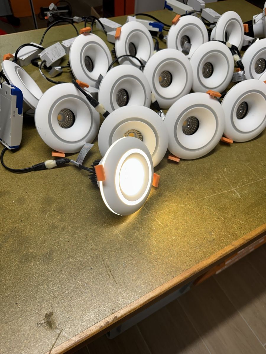 Lustres & lampes de plafonds: 18 Spots (Lampen) – D'occasion à Hornussen par Punish3er