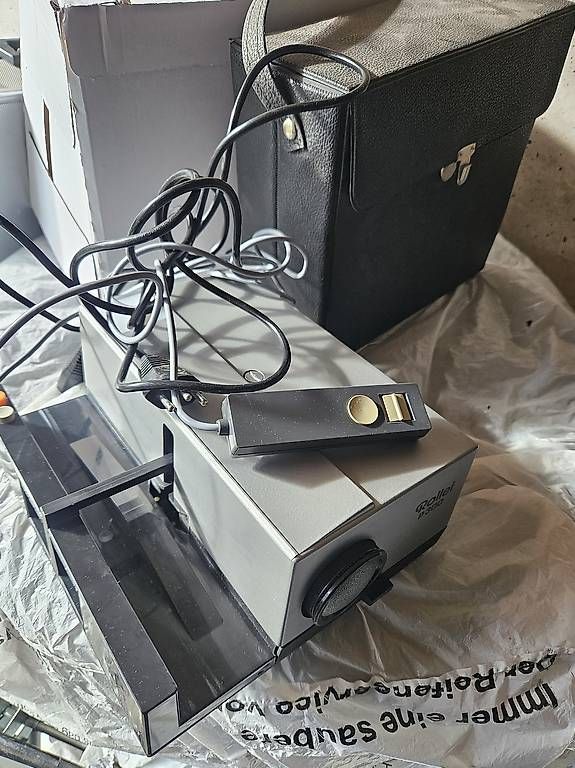 Home Cinema: Diaprojektor zu verkaufen – Usato da Luzern venduto da Dezi 1