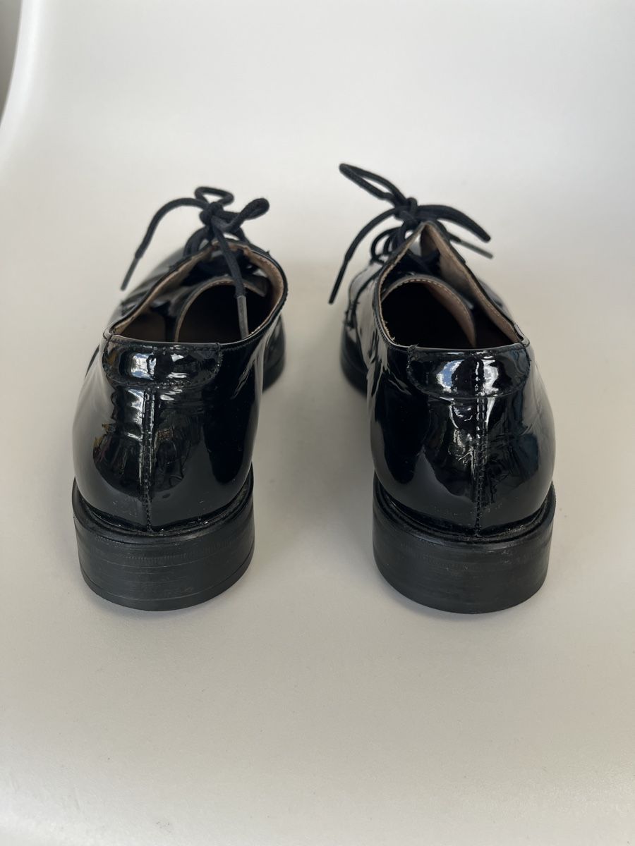 Damenschuhe: Schwarze Lackschuhe Schnürer Grösse 38 – Gebraucht aus Biel/Bienne von floralyys 3