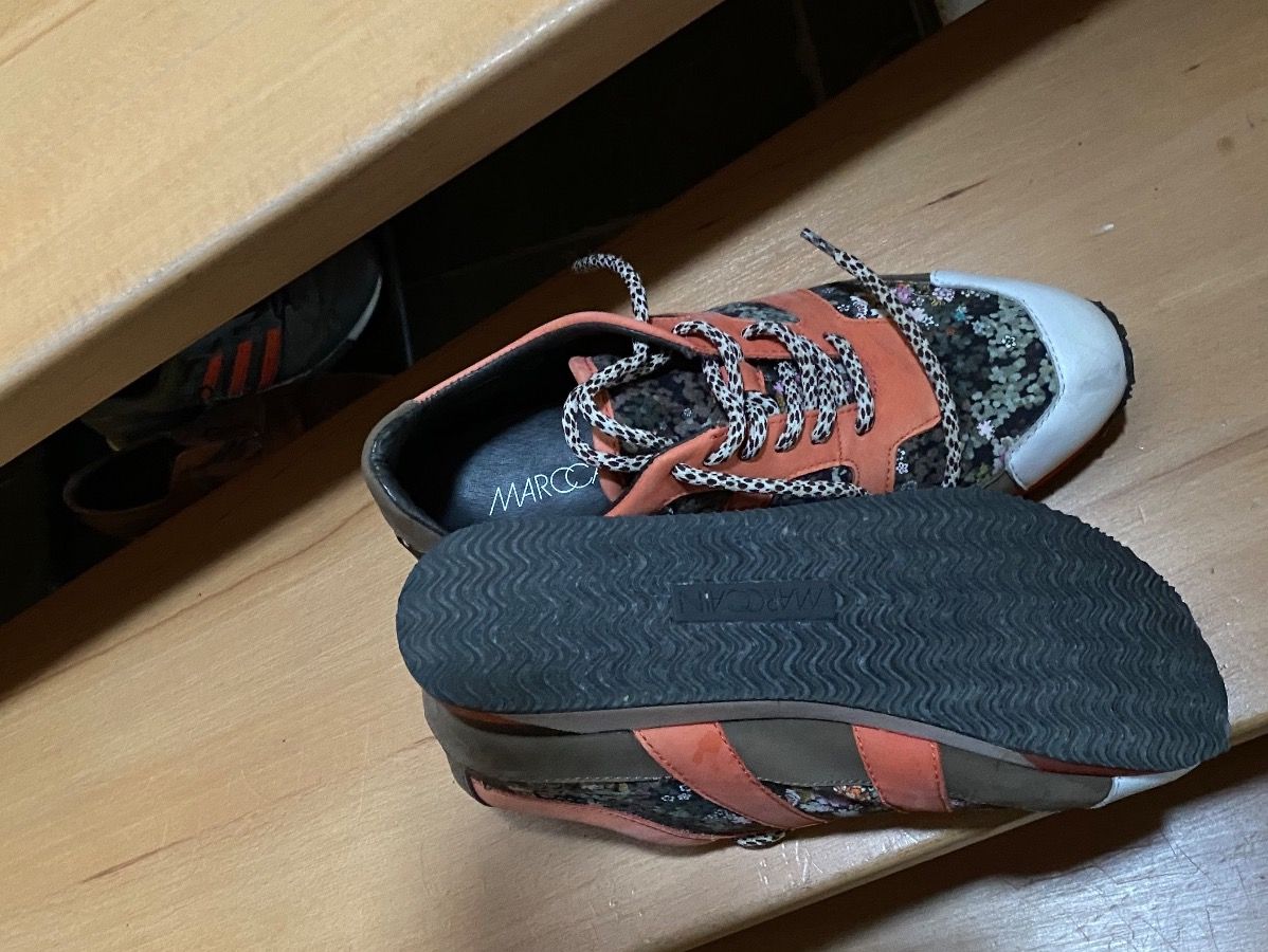 Marc Cain Damenschuhe: Maccaine Sneaker mehrfarbig – Gebraucht aus Russikon von Honolulu-2019 2